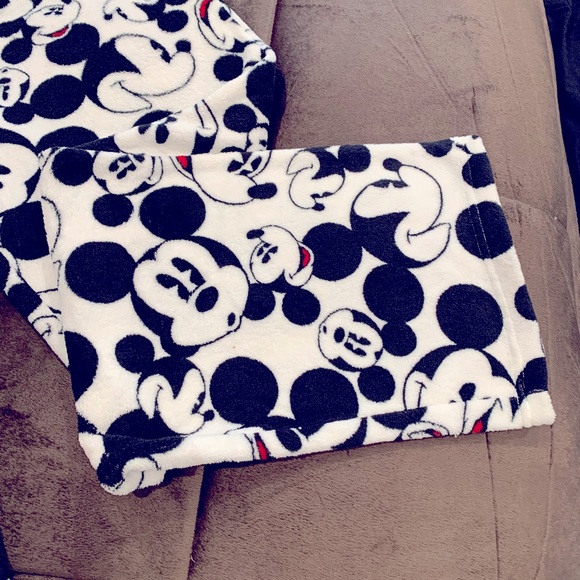 Brand new - Disney PLUSH SleepWear pant, white Black & Red - Picture 3 of 4